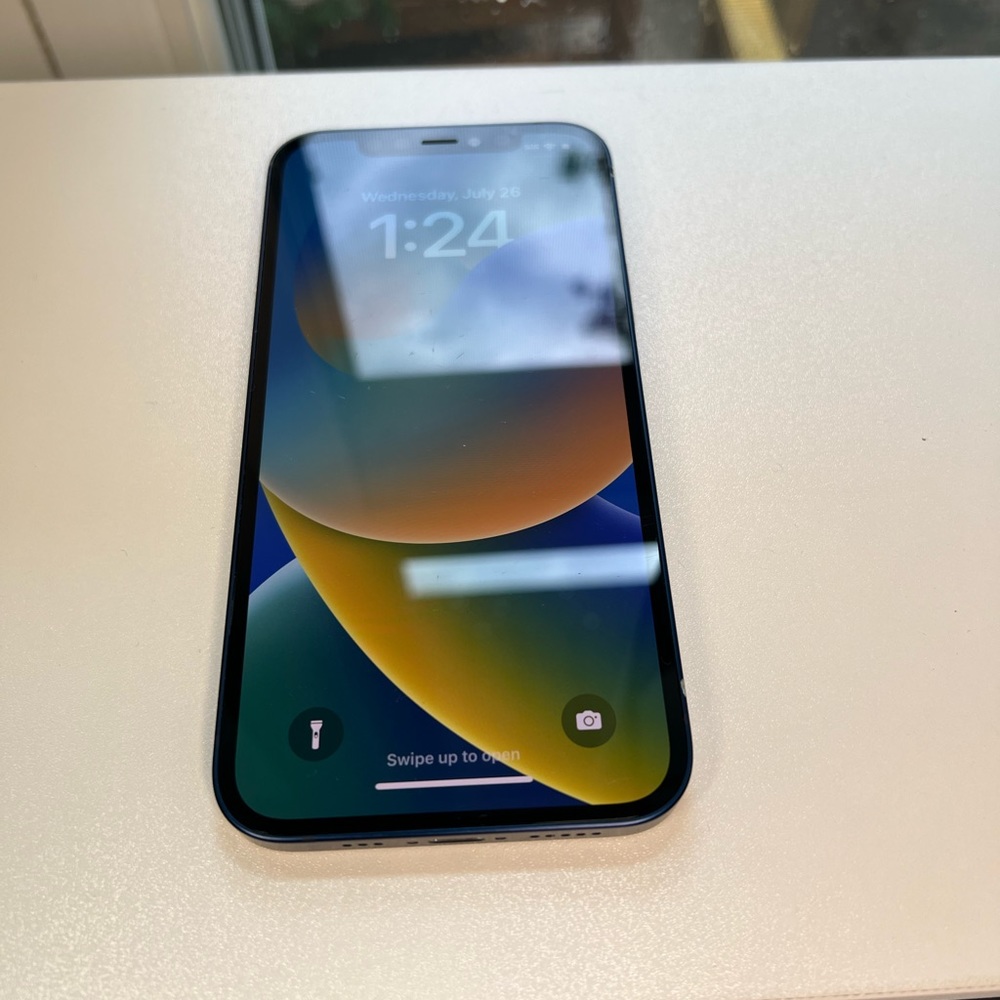 Apple IPhone 12 64GB (UNLOCKED)